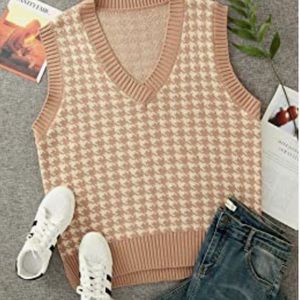 Houndstooth Knit Sweater Vest